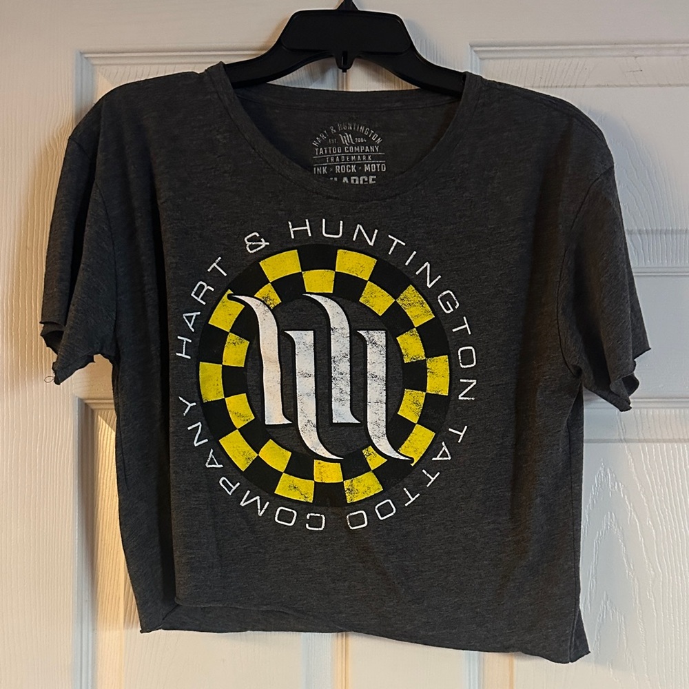 Harley & Huntington Graphic Crop Top Tee